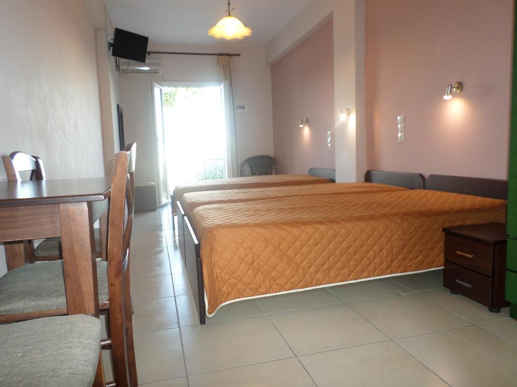 Krystallia Apartments Дасия Екстериор снимка